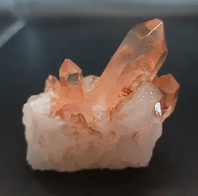 Bergkristallstufe Tangerine (Mandarinen Quarz) großer Kristall