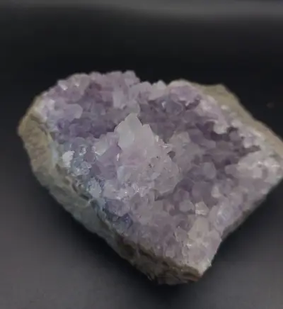 Amethyst Stufe mit Kristallkugel