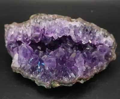 Amethyst Geode in sehr schöner Farbe