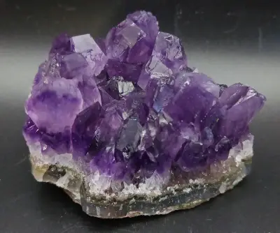 Amethyst Stufe mit großen Kristallen