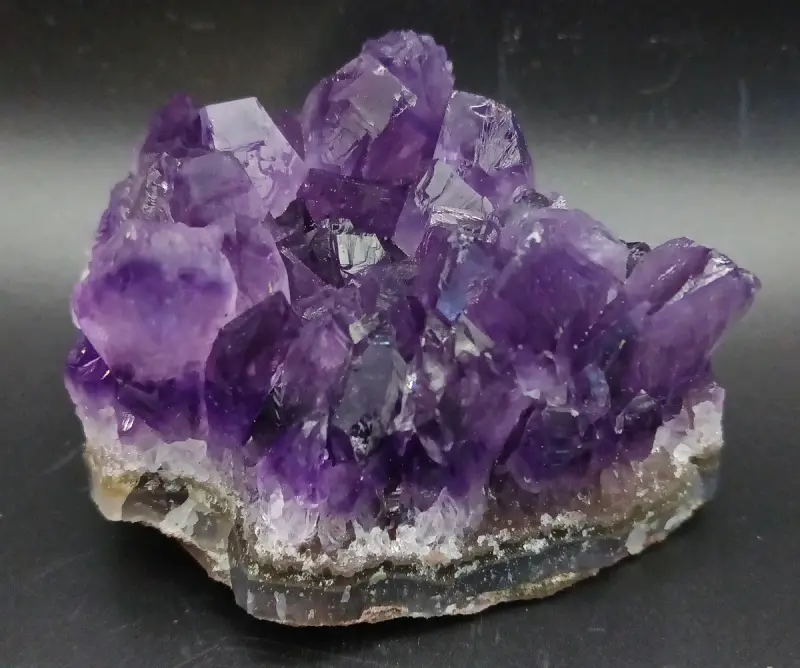 Amethyst Stufe mit großen Kristallen