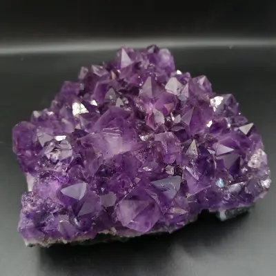 Amethyst Stufe in sehr schöner Farbe und Größe