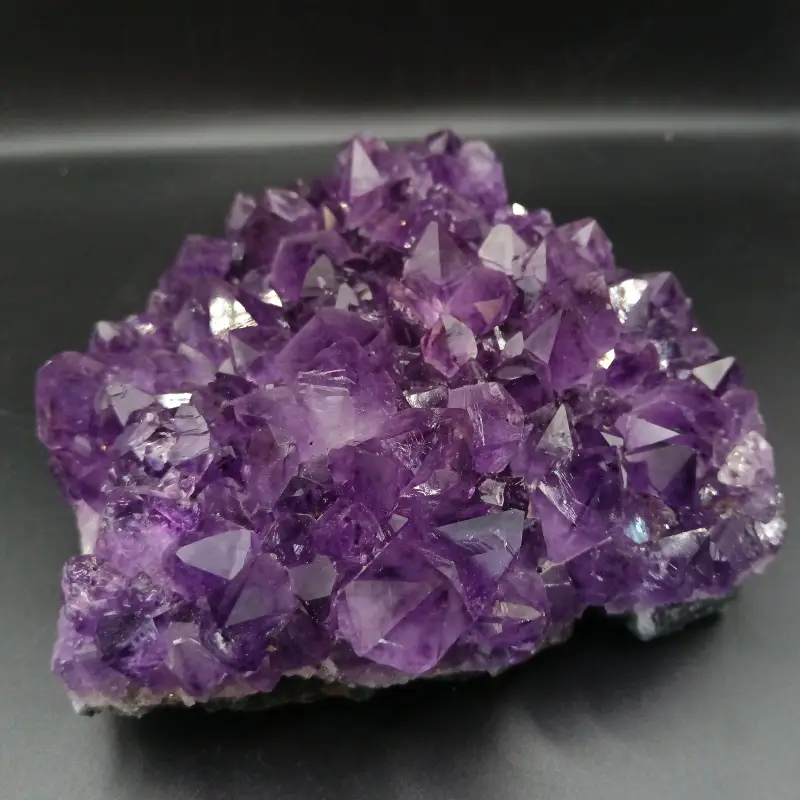 Amethyst Stufe in sehr schöner Farbe und Größe