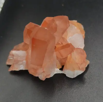 Bergkristallstufen Tangerine (Mandarinen Quarz)
