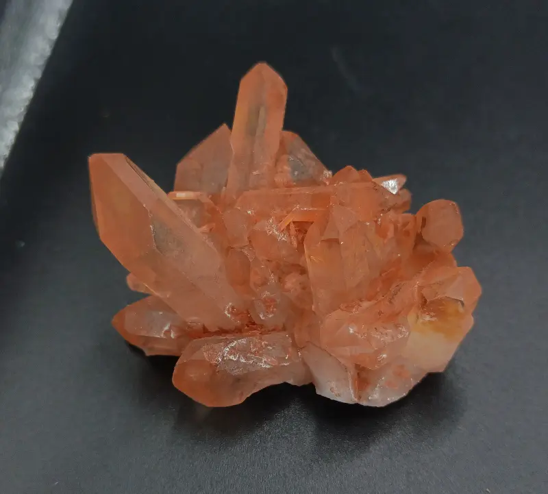 Bergkristallstufen Tangerine (Mandarinen Quarz)