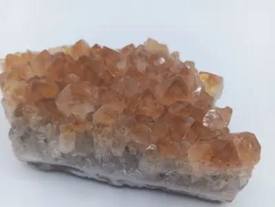 Citrin Stufe in sehr schöner Farbe