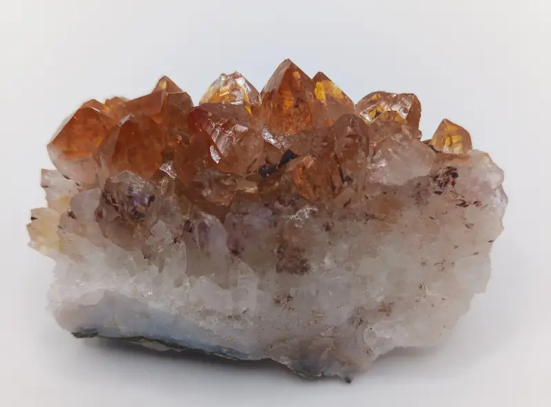 Citrin Stufe in schöner Farbe