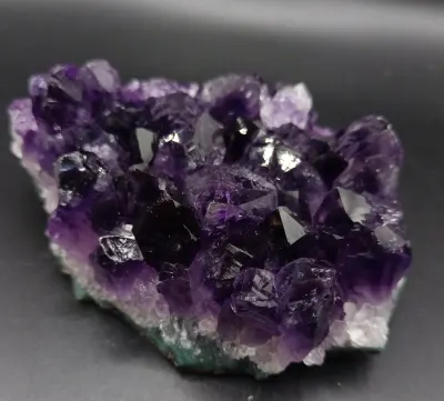 Amethyst in schönster Farbe *große Kristalle *teils Schleif Qualität