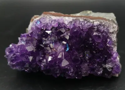 Amethyst Stufe in einzigartiger Farbe
