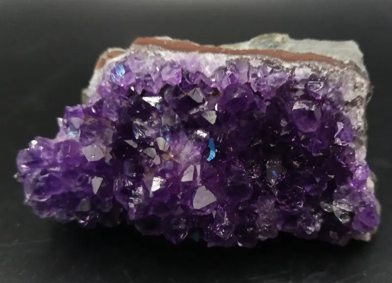Amethyst Stufe in einzigartiger Farbe